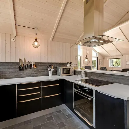Elina - 600m From The Sea By Interhome