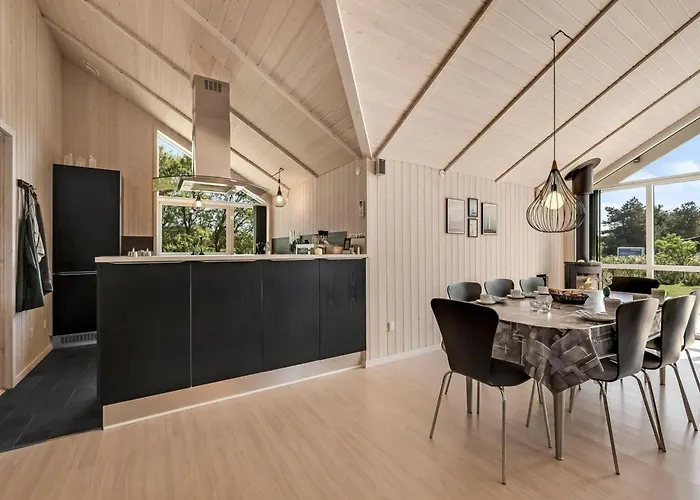 Elina - 600m From The Sea By Interhome